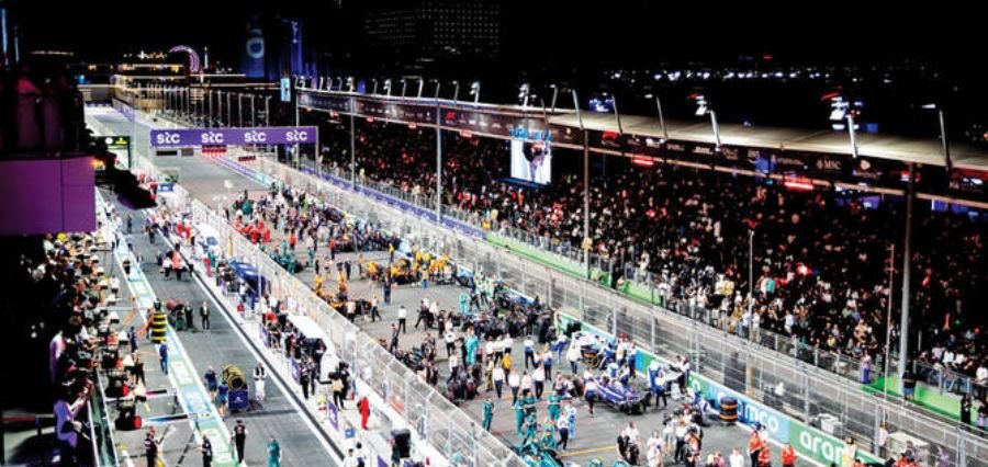 You are currently viewing Formula 1 Assists Saudi Vision 2030 and Economic Diversification